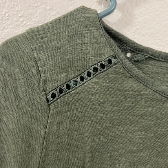 Medium Old Navy Sage Green Top - Picture 3 of 4